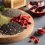Les nouveaux super-aliments qui font sensation dans les cuisines du monde et leurs bienfaits