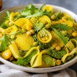 Salade jaune : bienfaits, recettes et astuces pour la préparer